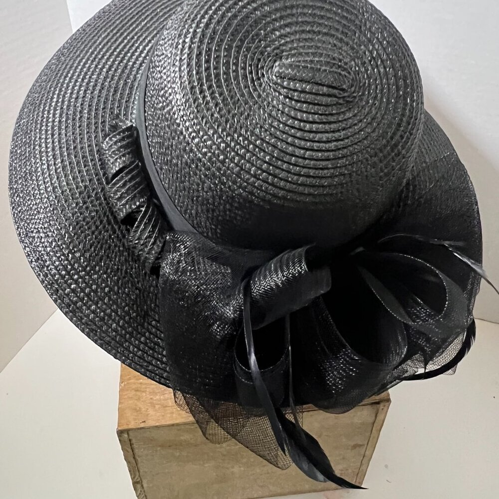 Women`s black hat